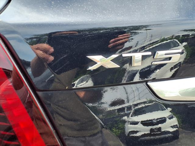 used 2022 Cadillac XT5 car