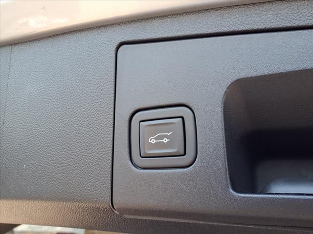 used 2021 Cadillac XT4 car, priced at $29,995
