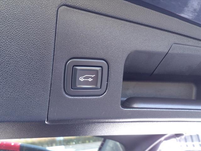used 2021 Cadillac XT5 car, priced at $38,995