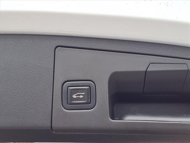 used 2022 Cadillac XT4 car, priced at $29,995