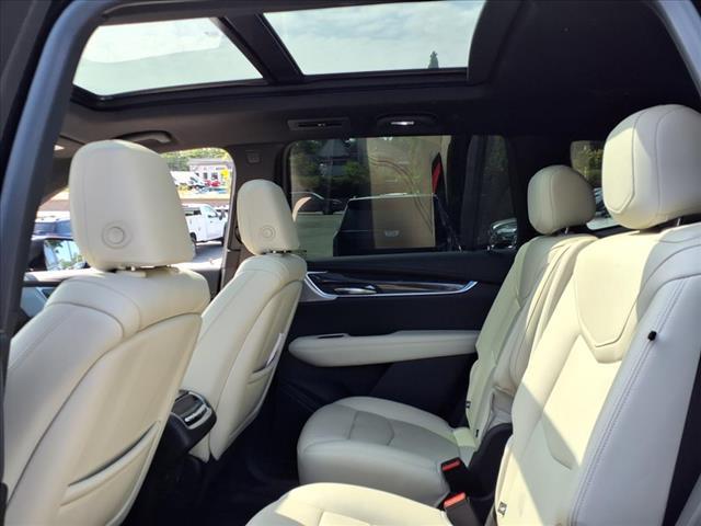 used 2022 Cadillac XT6 car, priced at $44,995