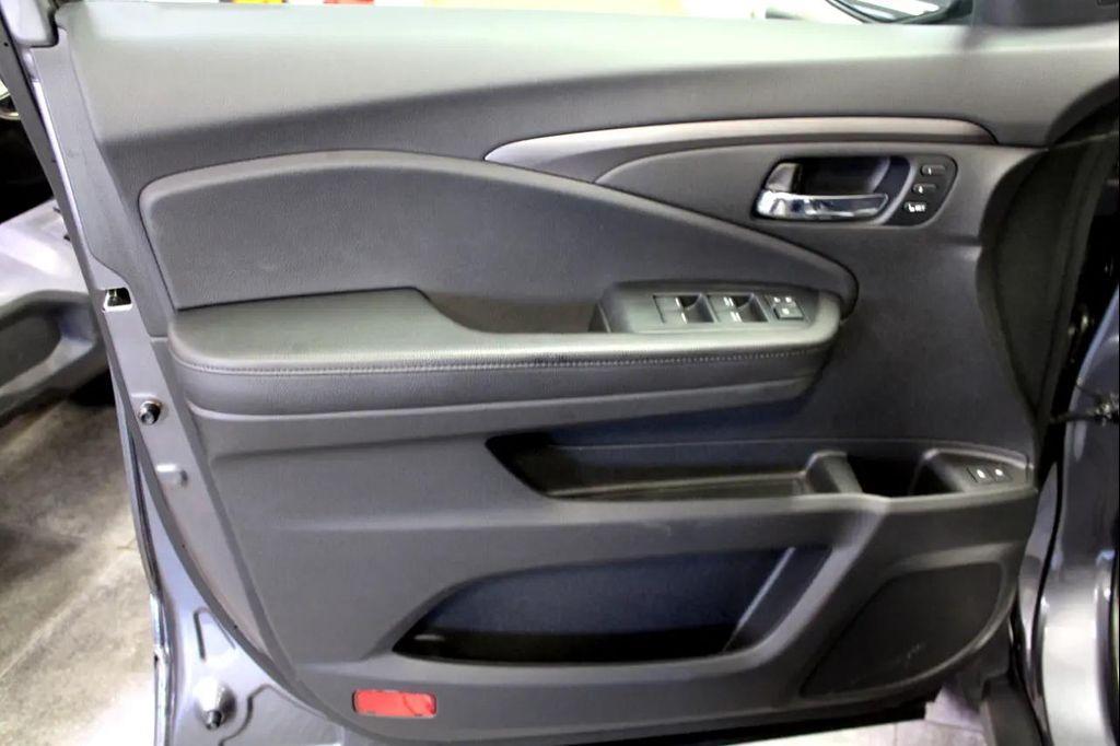 used 2020 Honda Pilot car, priced at $19,495