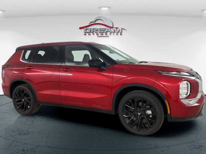 new 2024 Mitsubishi Outlander car, priced at $33,865