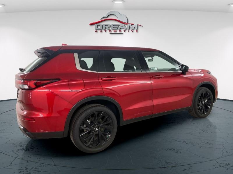 new 2024 Mitsubishi Outlander car, priced at $33,865