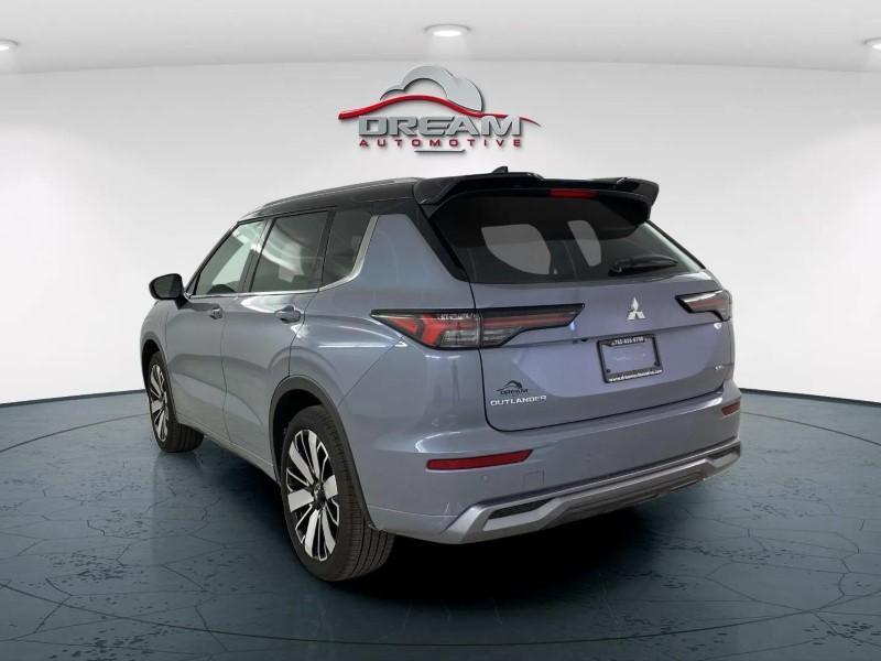 new 2025 Mitsubishi Outlander car
