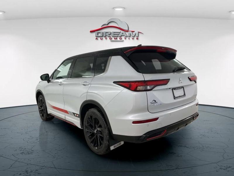new 2024 Mitsubishi Outlander car