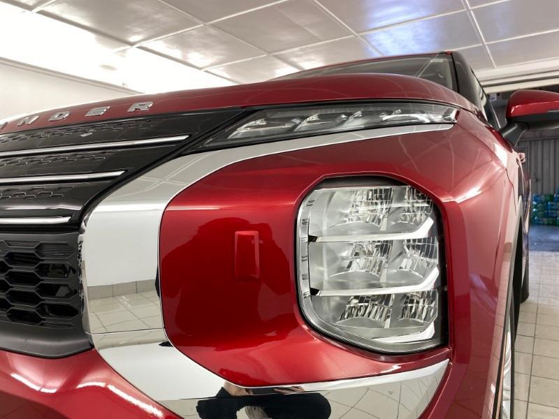 new 2024 Mitsubishi Outlander car
