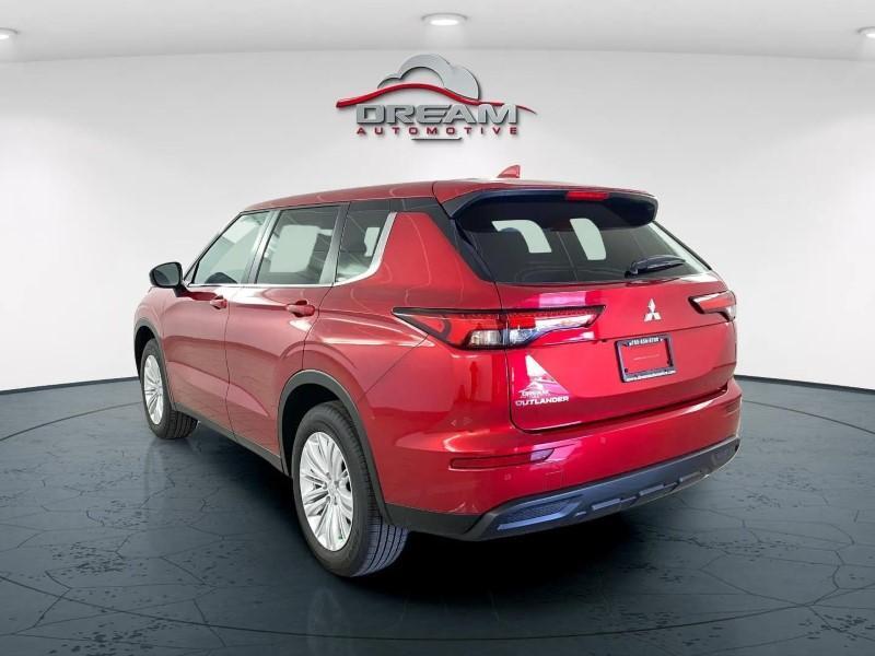 new 2024 Mitsubishi Outlander car