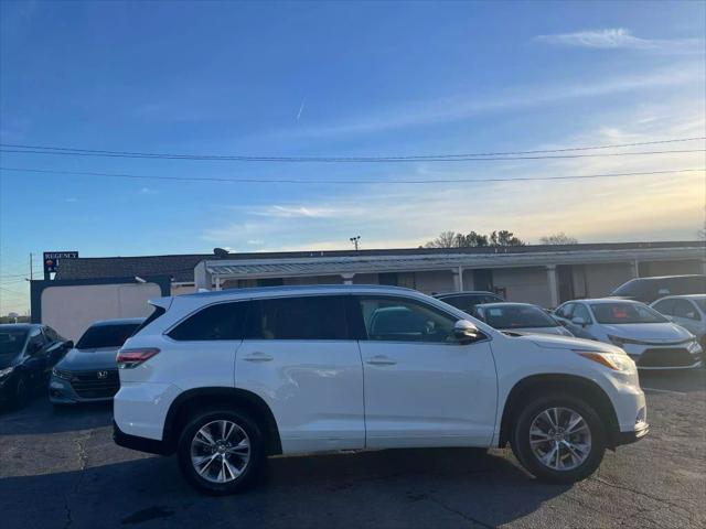 used 2015 Toyota Highlander car, priced at $19,699