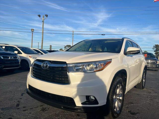 used 2015 Toyota Highlander car, priced at $19,699