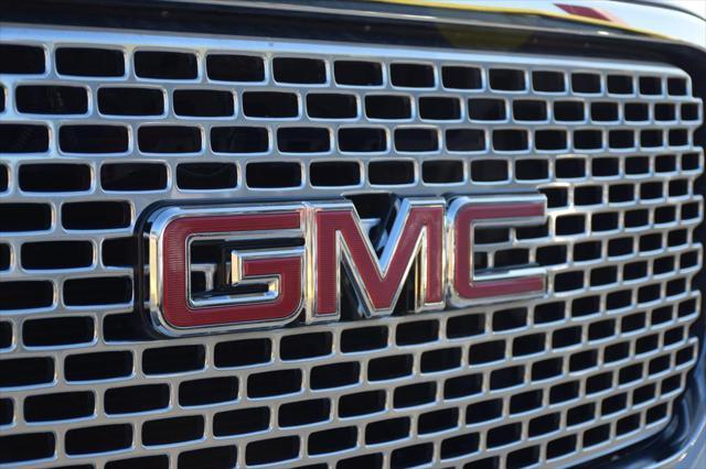 used 2015 GMC Yukon XL car, priced at $23,999