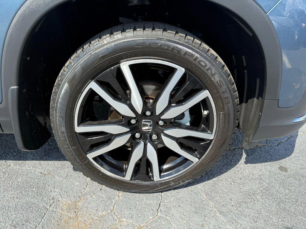 used 2021 Honda Pilot car, priced at $25,999