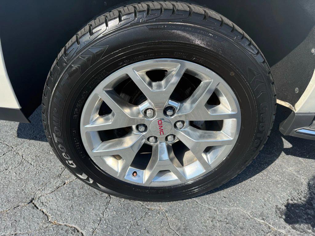 used 2015 GMC Yukon car, priced at $15,999