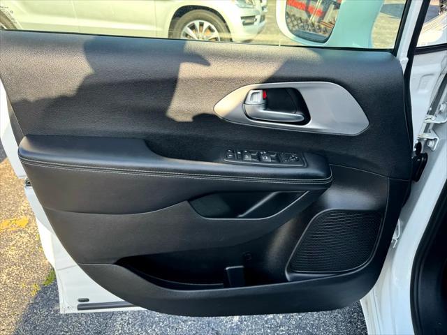 used 2018 Chrysler Pacifica car, priced at $12,495