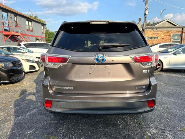 used 2015 Toyota Highlander Hybrid car, priced at $15,500