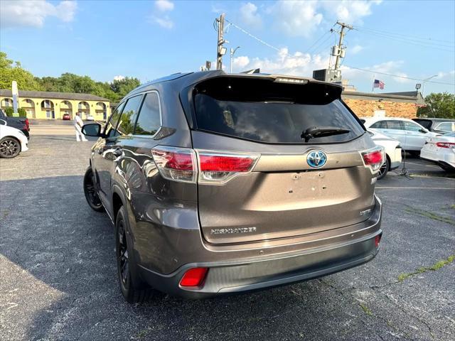 used 2015 Toyota Highlander Hybrid car, priced at $15,500