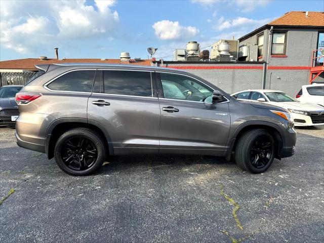 used 2015 Toyota Highlander Hybrid car, priced at $15,500