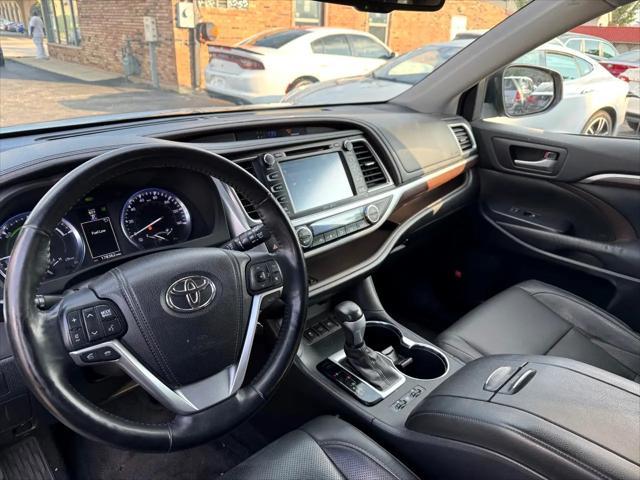 used 2015 Toyota Highlander Hybrid car, priced at $15,500