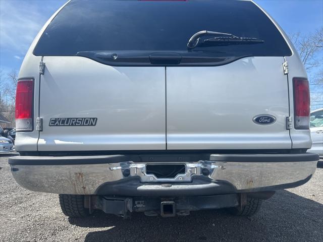 used 2005 Ford Excursion car, priced at $18,998