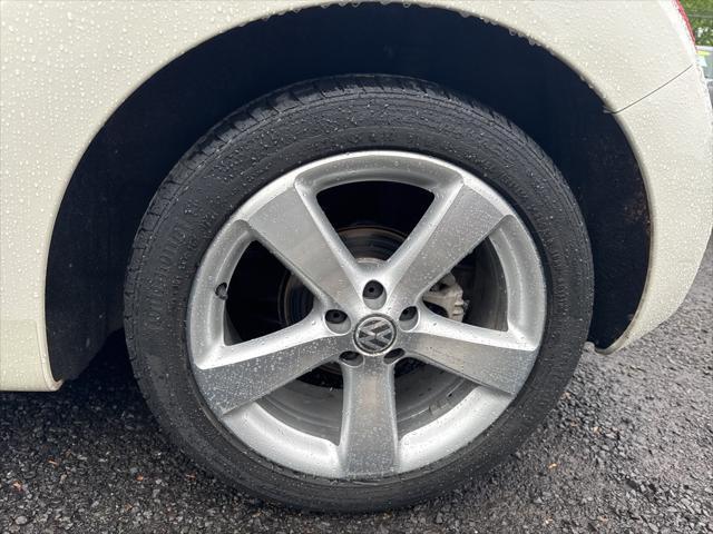 used 2007 Volkswagen New Beetle car, priced at $9,998