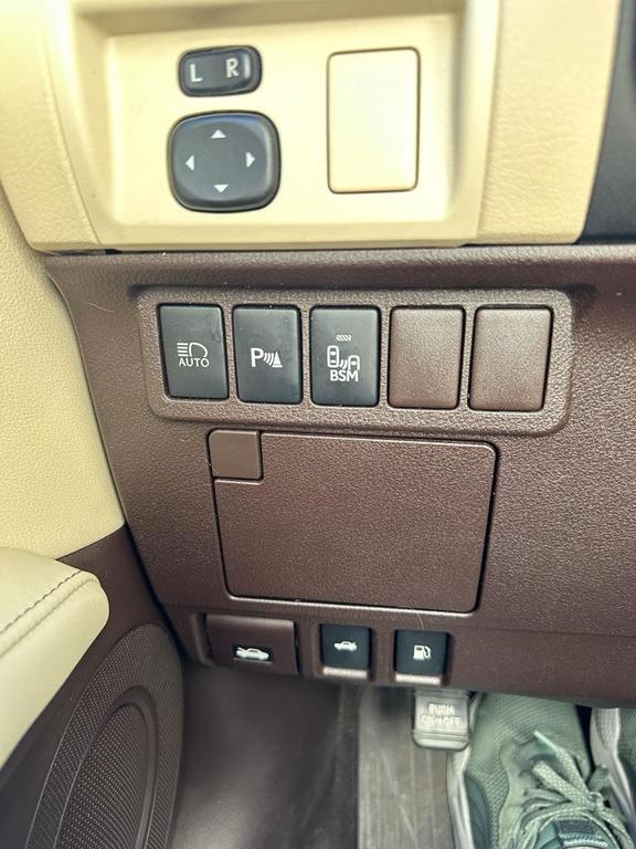 used 2018 Lexus ES 350 car, priced at $23,607