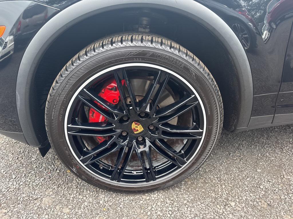 used 2015 Porsche Cayenne car, priced at $33,902
