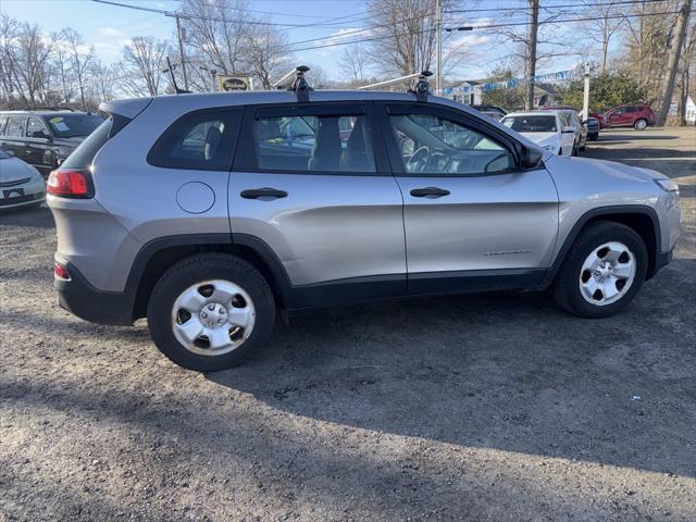 used 2016 Jeep Cherokee car, priced at $10,879