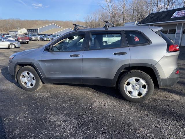 used 2016 Jeep Cherokee car, priced at $10,879