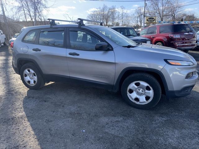 used 2016 Jeep Cherokee car, priced at $10,879