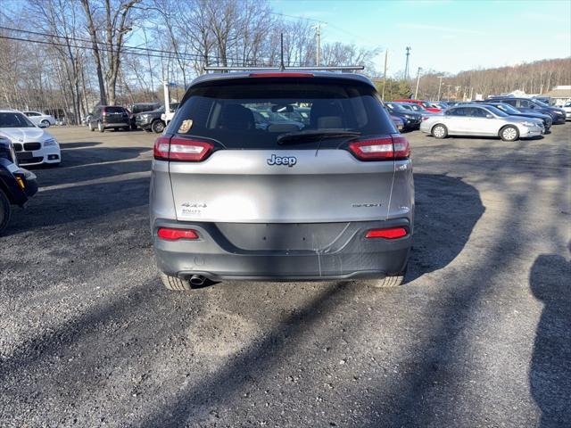used 2016 Jeep Cherokee car, priced at $10,879
