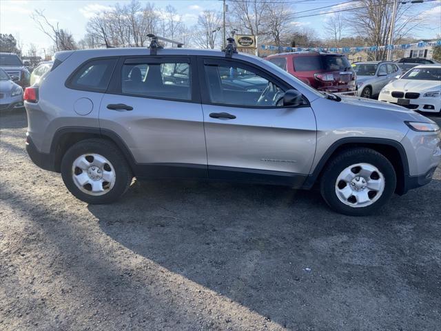 used 2016 Jeep Cherokee car, priced at $10,879