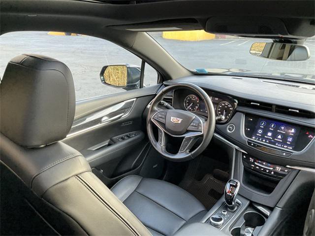 used 2022 Cadillac XT5 car, priced at $32,494