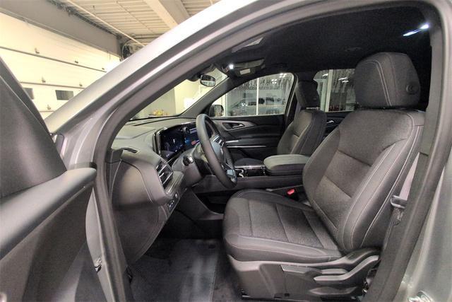 used 2024 Chevrolet Traverse car, priced at $33,995