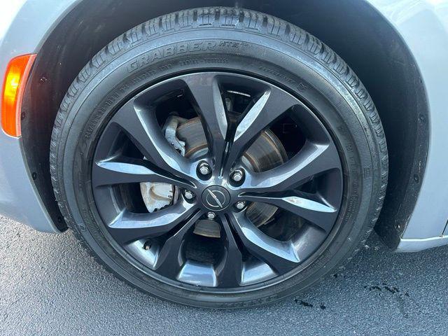 used 2019 Chrysler Pacifica car, priced at $15,997