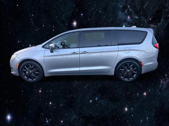 used 2019 Chrysler Pacifica car, priced at $15,997