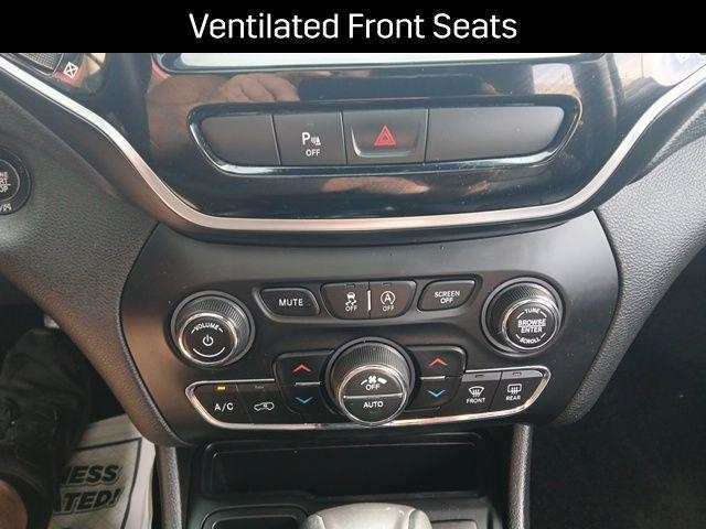 used 2019 Jeep Cherokee car, priced at $13,997