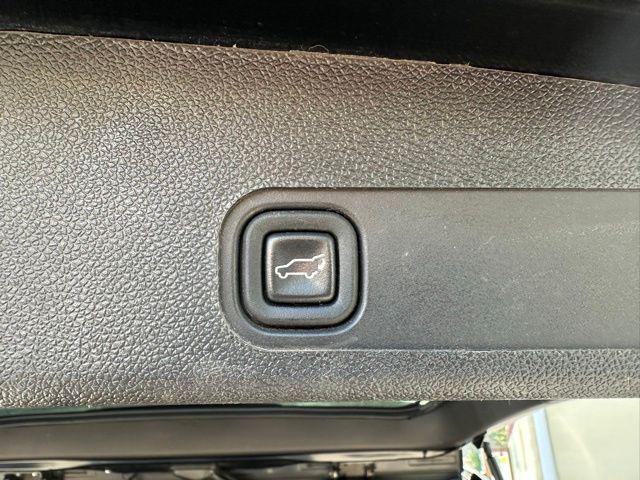 used 2010 GMC Yukon XL car, priced at $6,500