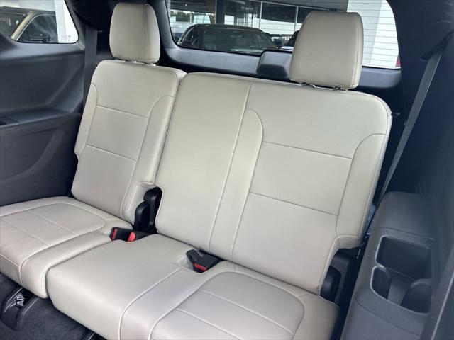 used 2023 Chevrolet Traverse car, priced at $37,879
