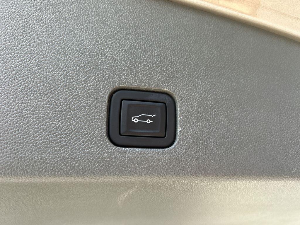 used 2023 Cadillac XT6 car, priced at $37,444