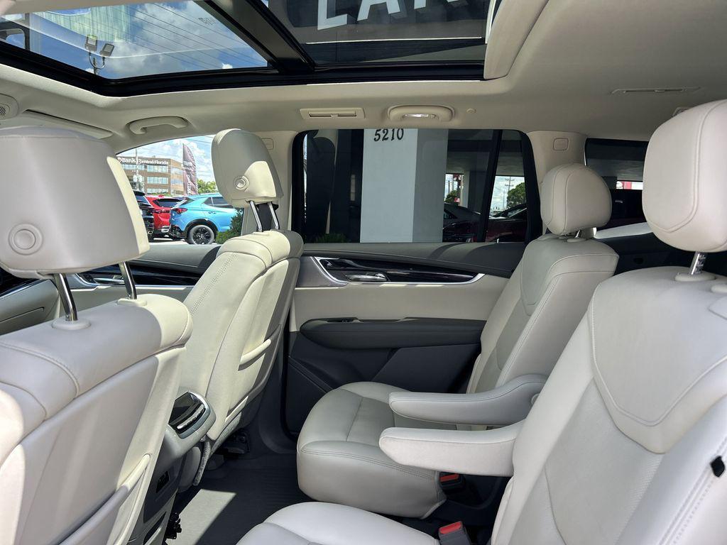 used 2023 Cadillac XT6 car, priced at $37,444