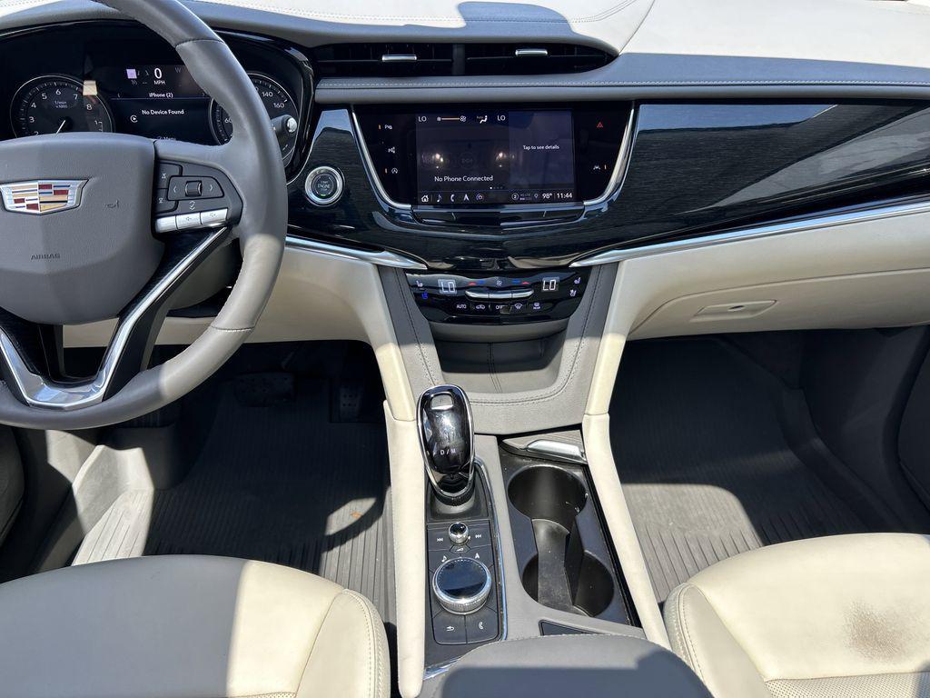 used 2023 Cadillac XT6 car, priced at $37,444
