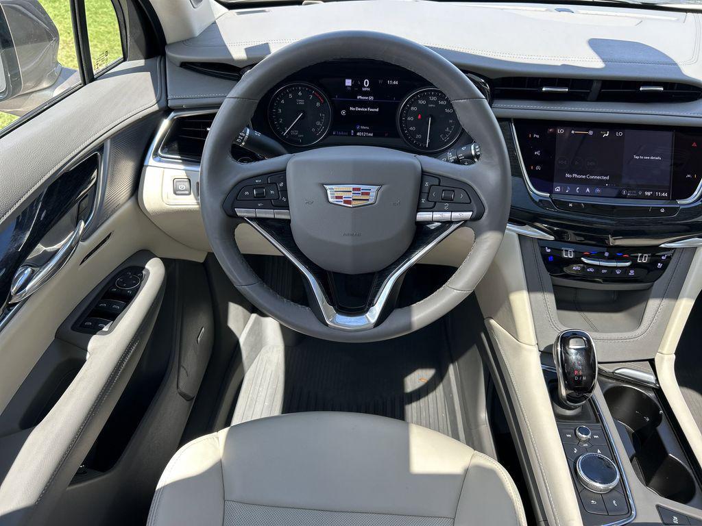 used 2023 Cadillac XT6 car, priced at $37,444