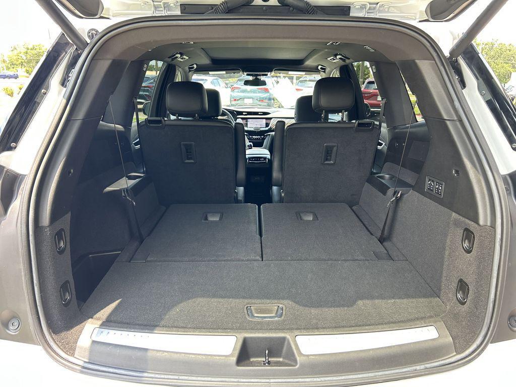 used 2023 Cadillac XT6 car, priced at $38,888