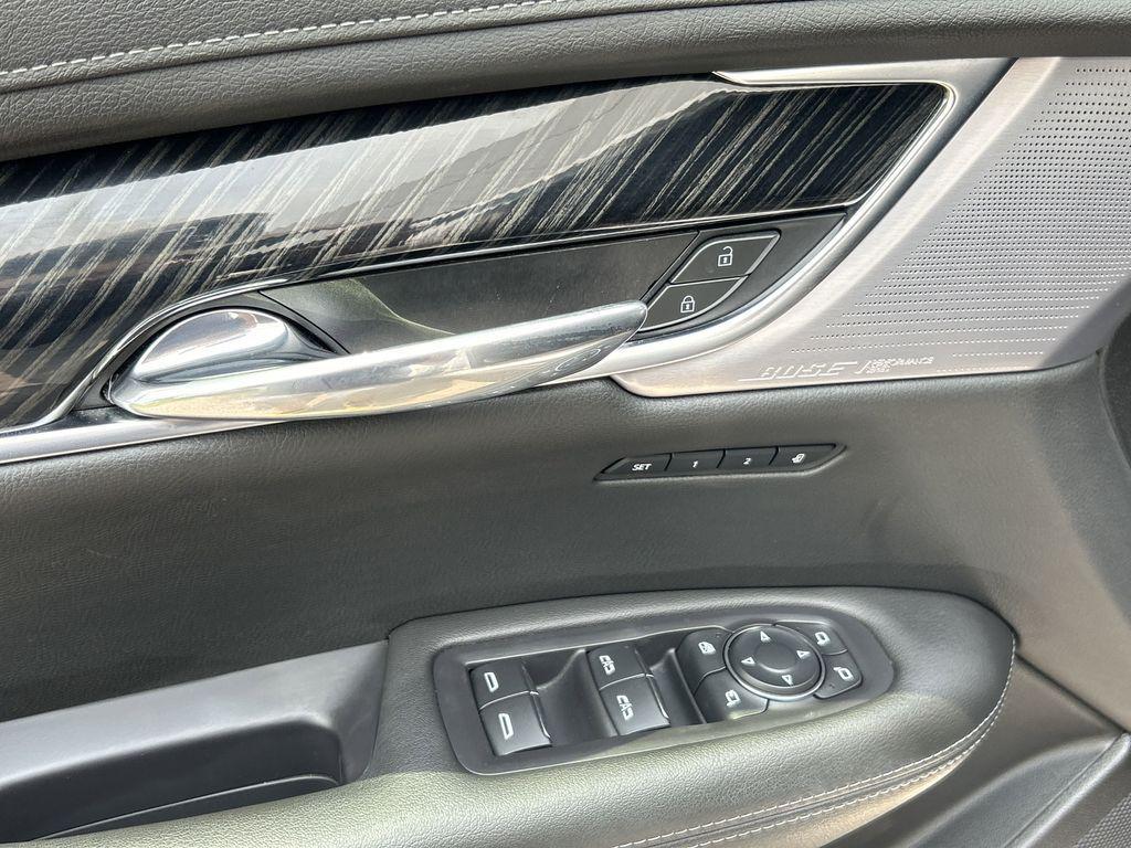 used 2023 Cadillac XT6 car, priced at $38,888