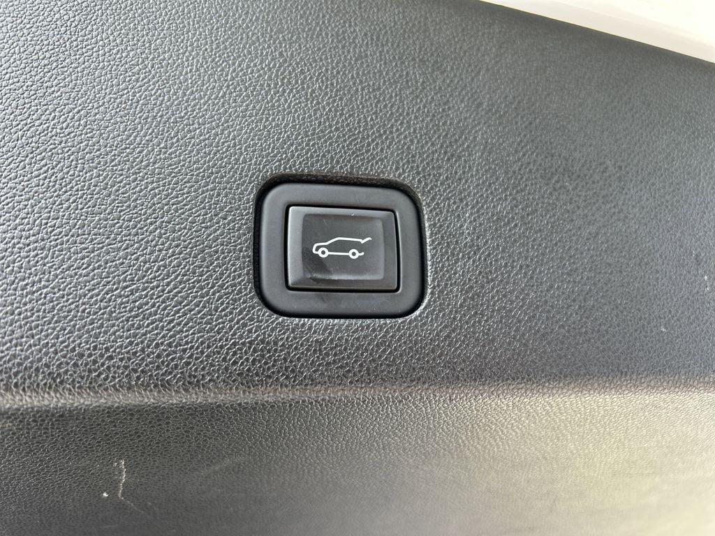 used 2023 Cadillac XT6 car, priced at $38,888
