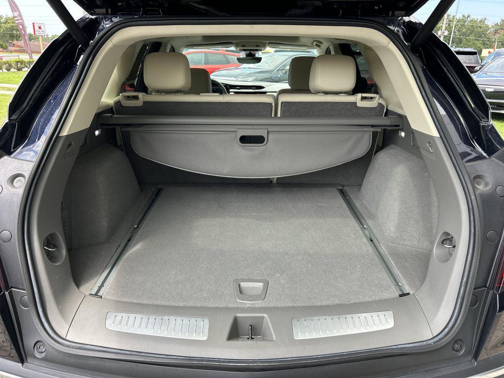 used 2022 Cadillac XT5 car, priced at $27,700