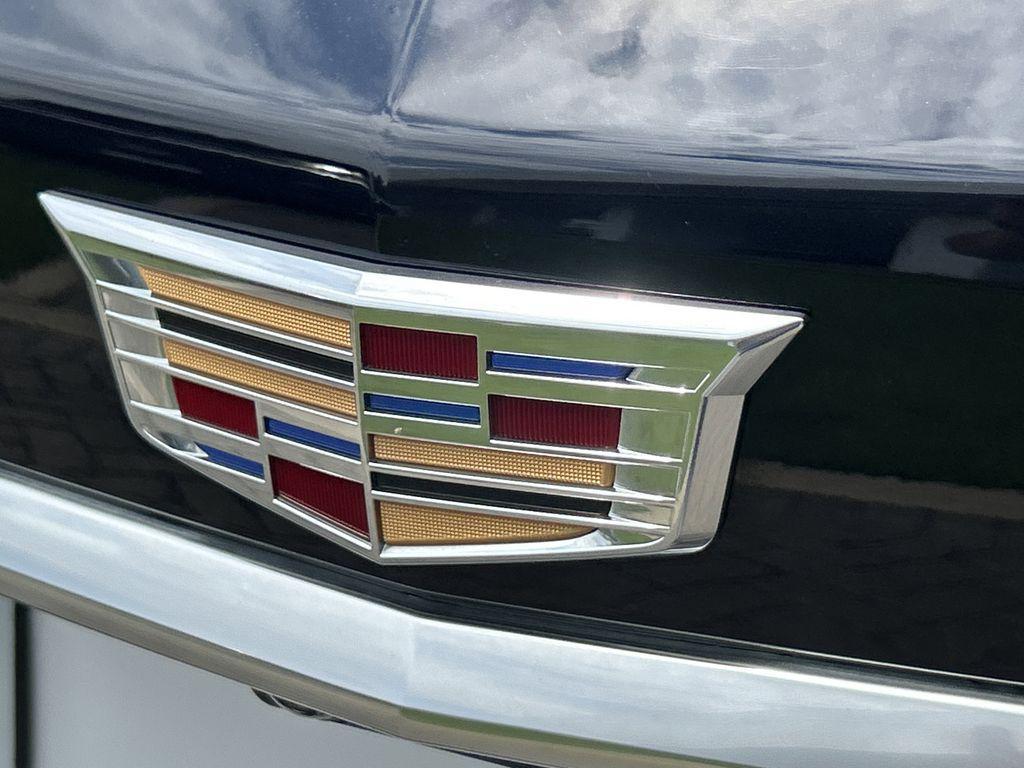 used 2022 Cadillac XT5 car, priced at $27,700