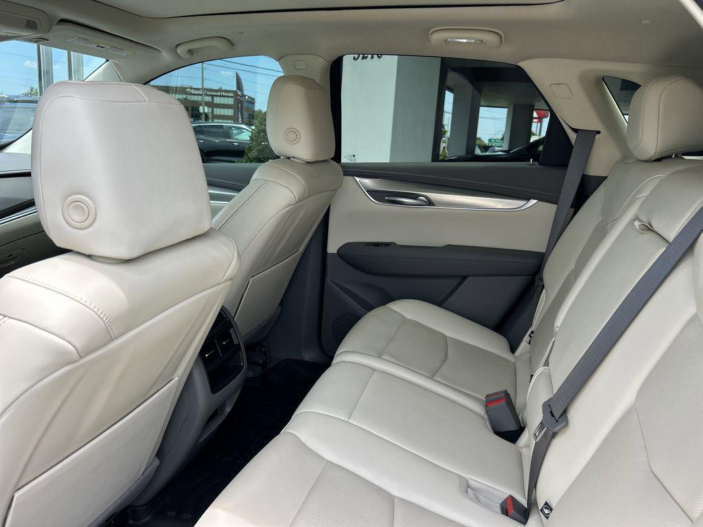 used 2022 Cadillac XT5 car, priced at $27,700