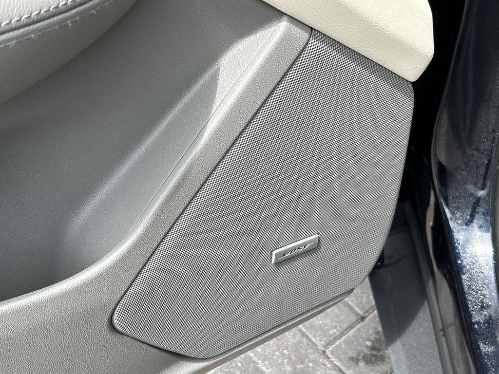 used 2022 Cadillac XT5 car, priced at $27,700