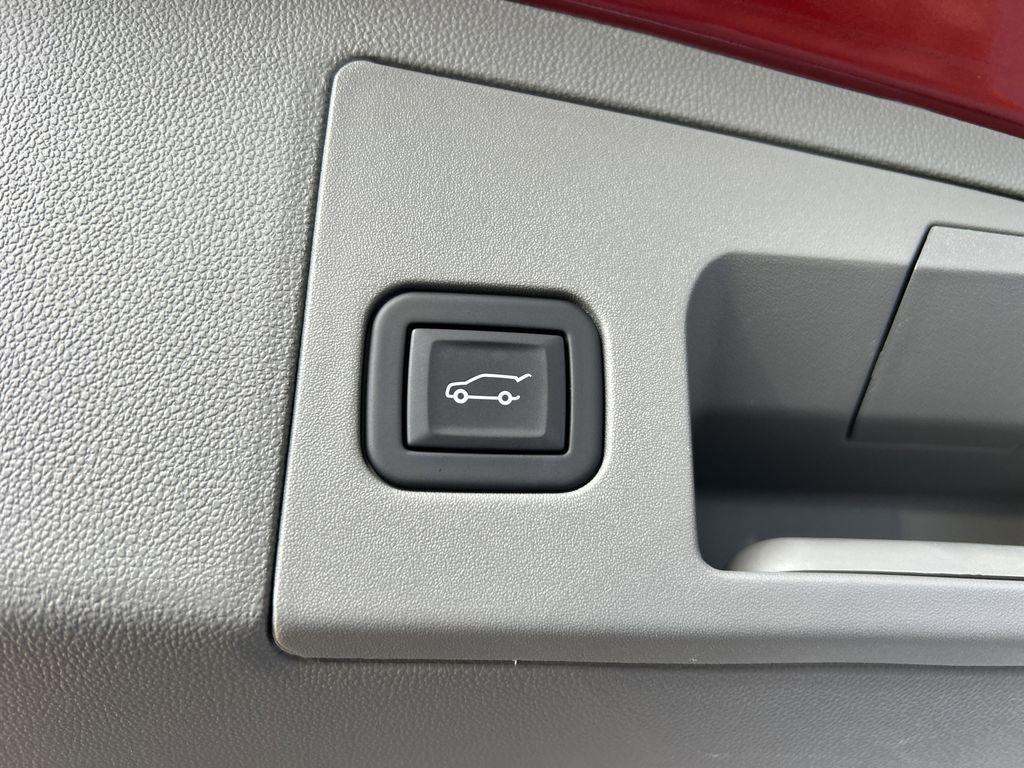 used 2023 Cadillac XT5 car, priced at $33,877